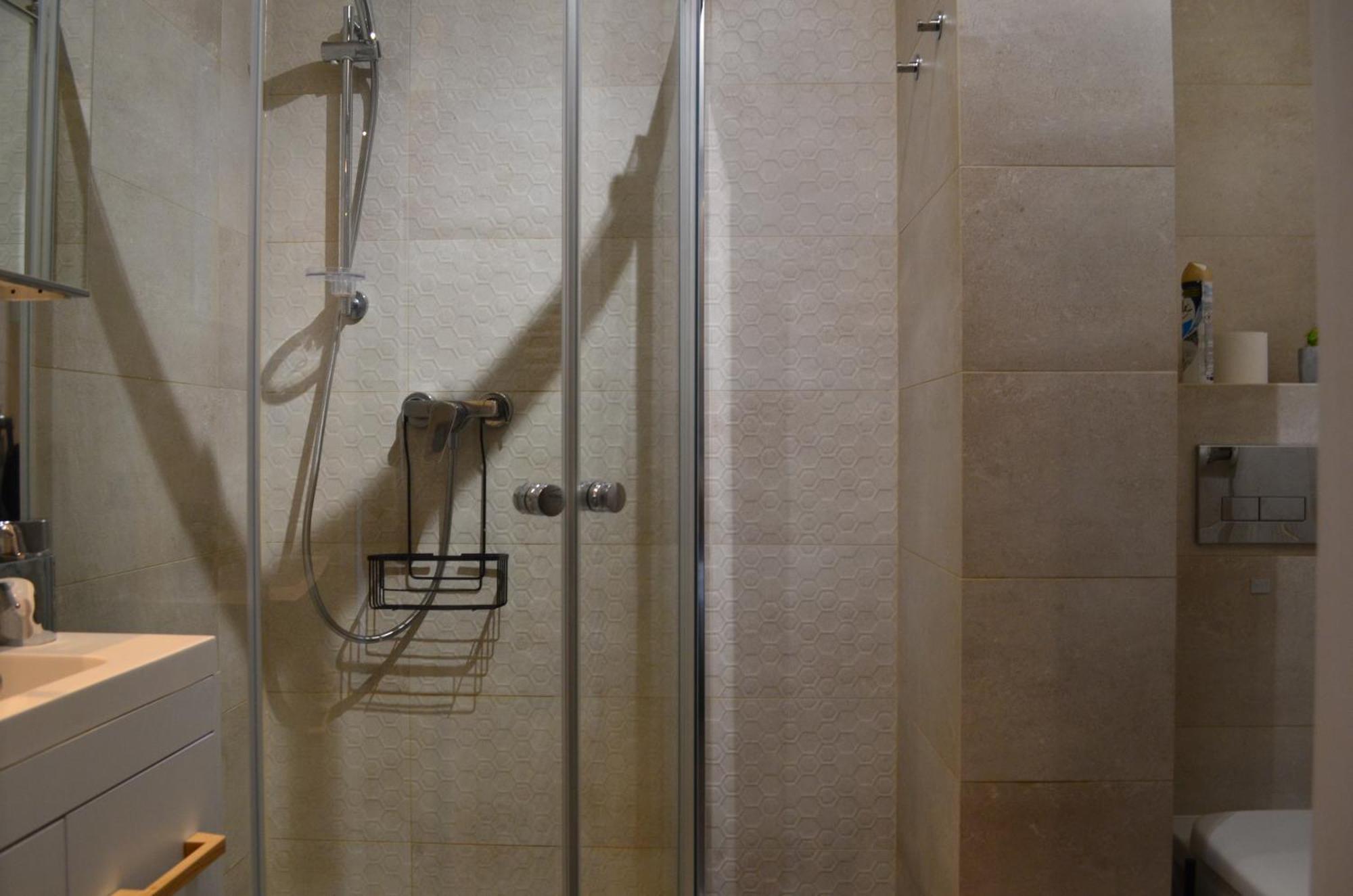 Apartment Sosnowiec City - Free Parking - Easy Check-In 외부 사진